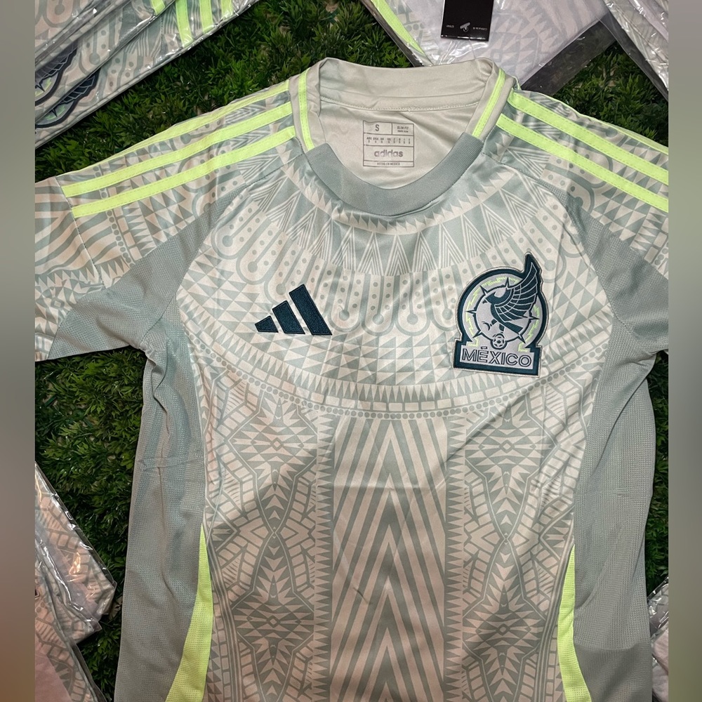 🚨sale 🚨24/25 Adidas Mexico soccer jersey